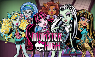 Monster high characters group room - cicely free wallpaper for desktop