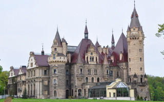 Castle clocktower sidewalk grassy area - neo free wallpaper