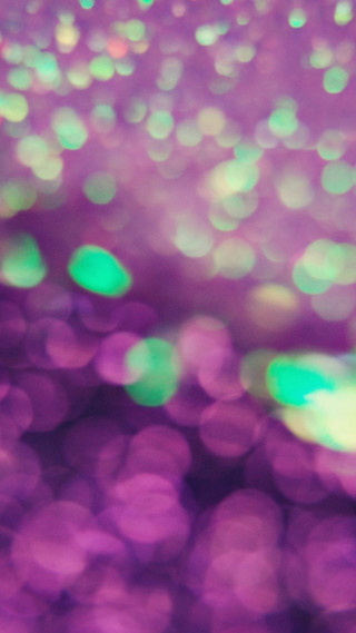 Blurry purple background green circles - free light wallpaper