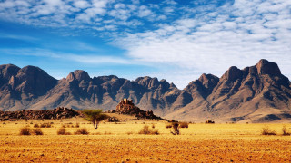 Desert mountain range blue sky 2 - a desert free wallpaper