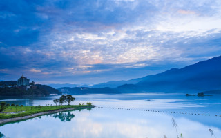 Lake mountain cloudy sky background - cui bai free wallpaper