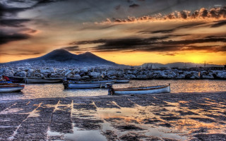 Boats lake mountain clouds sunset - a group of boats free wallpaper