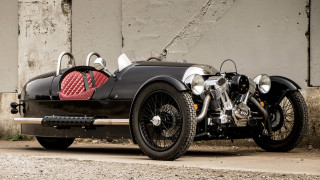 Black motorcycle red seat dieselpunk - a black motorcycle free wallpaper