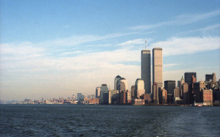 Large body of water city - the water in front free wallpaper for desktop