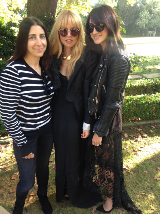 Three women park trees background - three woman free wallpaper for mobile