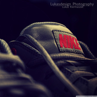 Nike sneakers red patch side - free retro wallpaper for tablet