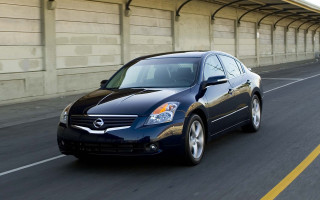 Blue car driving road tunnel - a tunnel free wallpaper