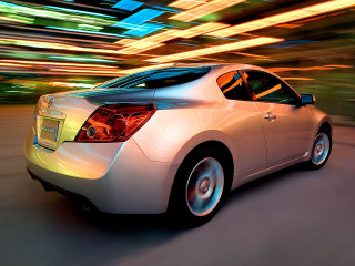 White car night motion blur - motion free wallpaper