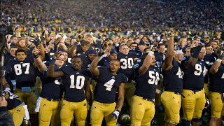 Football team field hands up - the field free wallpaper