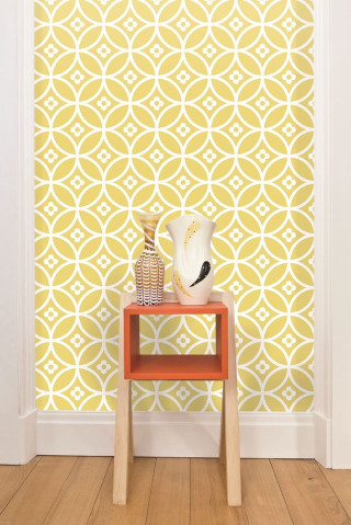 Yellow white wallpaper vase table - a white door free wallpaper
