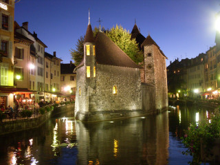 River city night lights buildings 2 - the sidewalk free wallpaper