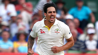 Man running ball crowd beard - a beard free wallpaper