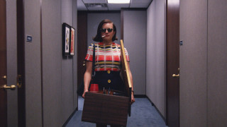 Woman hallway briefcase sunglasses purse - institutional critique free wallpaper