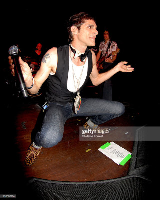 Man microphone stage black vest - free happy birthday wallpaper for mobile