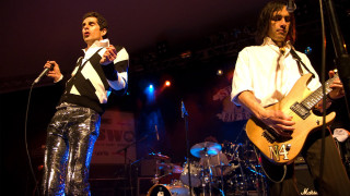 Two men playing guitars on 4 - the other free wallpaper