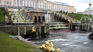 Large building fountain staircase background - a staircase in the background free wallpaper
