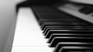Piano keyboard closeup black white 6 - cinematic composition free wallpaper for desktop