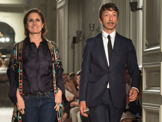 Man woman walking runway suit - enzo cucchi free wallpaper