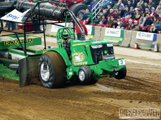 Tractor pulling equipment dirt field - a dirt field free wallpaper for desktop