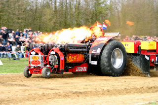 Tractor fire engine dirt track - a tractor free wallpaper