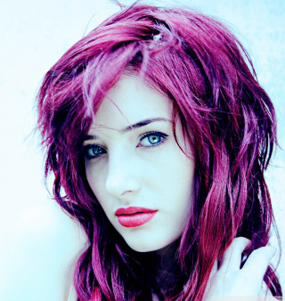 Red hair blue eyes pose - red hair free wallpaper for tablet