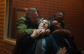 People hugging orange walls room - daarken free wallpaper