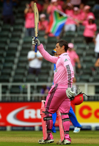 Man pink uniform bat glove - a crowd of people free wallpaper for mobile