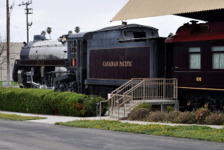 Train parked building sidewalk bench - the train free wallpaper