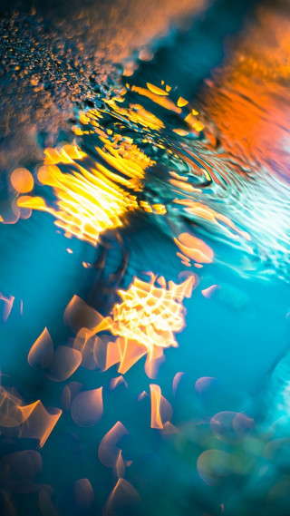 Close up wave bright light - volumetric free wallpaper for mobile