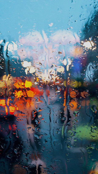 Rainy street blur car building - free rain wallpaper for mobile