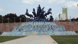 Statue horses riders fountain park - sculpture free wallpaper