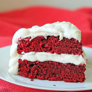 Red velvet cake white frosting - a plate free wallpaper for tablet