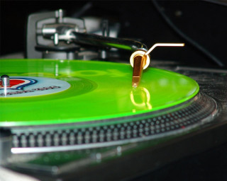 Green yellow recordplayer kitsch altichiero - altichiero free wallpaper