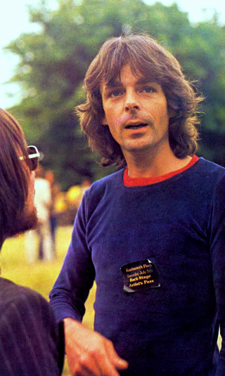 Man blue shirt red shirt 2 - 1 9 7 0 s free wallpaper for mobile