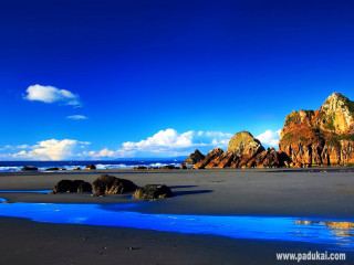Beach blue stream rocks clouds 3 - a beach free wallpaper for desktop