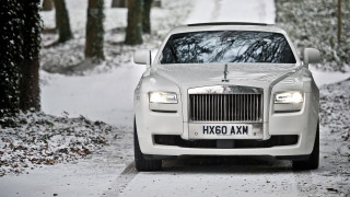 White car snowy woods luxury - luxury free wallpaper for desktop