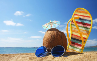 Coconut beach umbrella sunglasses blue - a blue sky and ocean in the background free wallpaper
