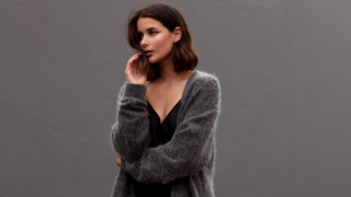 Woman black dress gray cardigan - colour free wallpaper