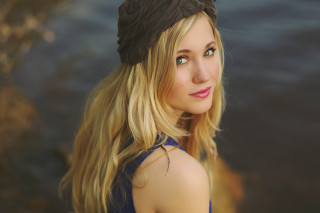 Woman hat water rock background - caroline chariotdayez free wallpaper