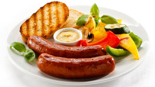 Plate food sausages bread vegetables - a plate of food free wallpaper