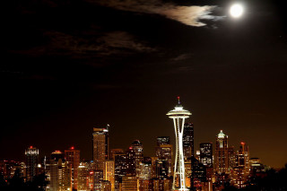 Full moon city skyline night - a full moon in the sky above free wallpaper