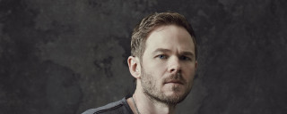 Man beard necklace serious look 3 - bradley walker tomlin free wallpaper for desktop