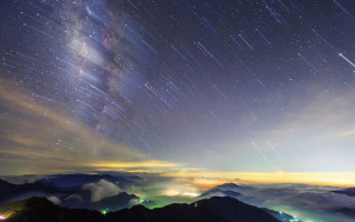 Night sky clouds stars mountains - a few star free wallpaper