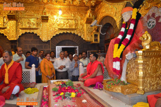 Temple statue bapu crowd boys - a statue free wallpaper