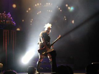 Man guitar stage crowd watching - stage free wallpaper