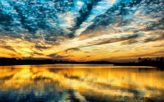 Sunset lake clouds trees water - colorful cloud free wallpaper