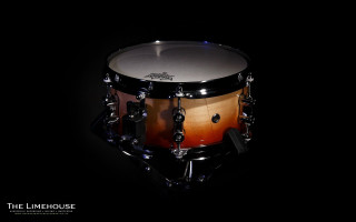 Drum closeup black background contrast - studio photography free wallpaper