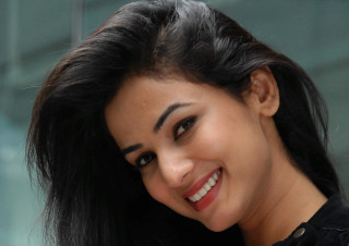 Woman long black hair smiling - seductive smile free wallpaper