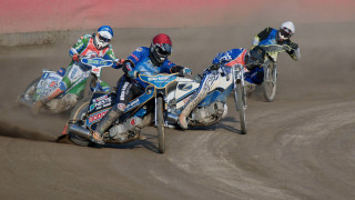 Motorcyclists racing dirt track dust - dust free wallpaper