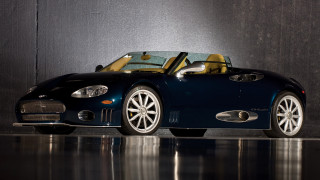 Blue sports car yellow top 2 - shiny free wallpaper